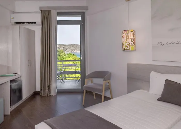 The Grove Seaside 4* 드레파논