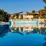 The Grove Seaside فندق ذريبانو