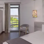 The Grove Seaside 4* ذريبانو
