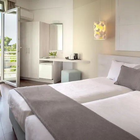 The Grove Seaside Hotel 4*