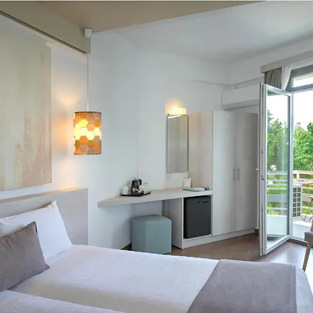 מלון The Grove Seaside