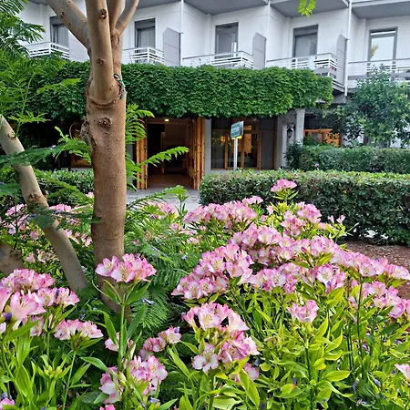 The Grove Seaside