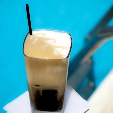 The Grove Seaside מלון