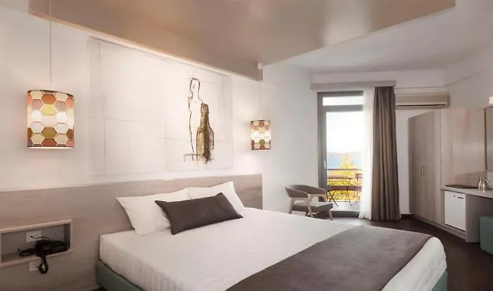 Hotel The Grove Seaside 4*