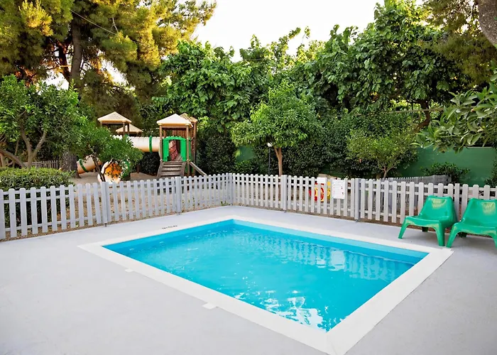 The Grove Seaside 4*