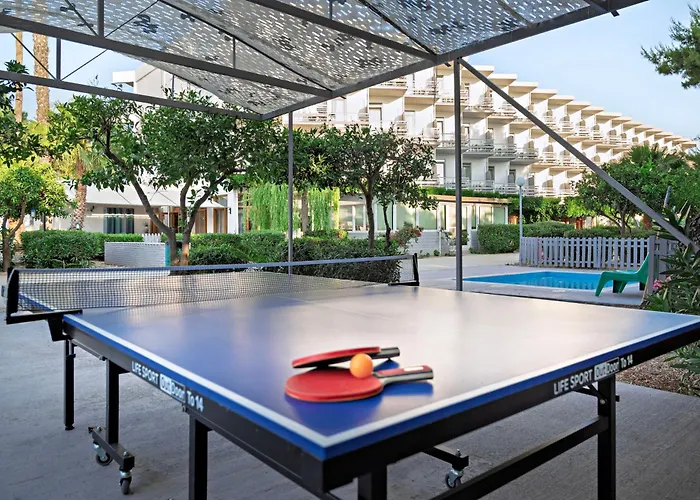 The Grove Seaside Otel