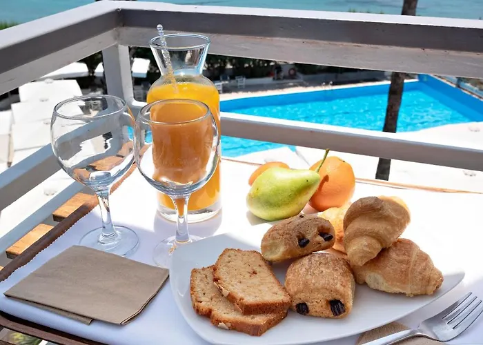 The Grove Seaside Hotel 4*