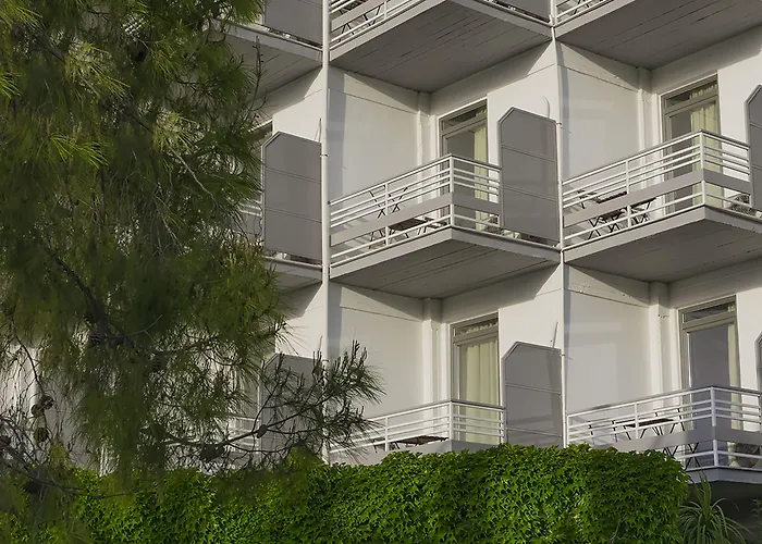 The Grove Seaside Otel